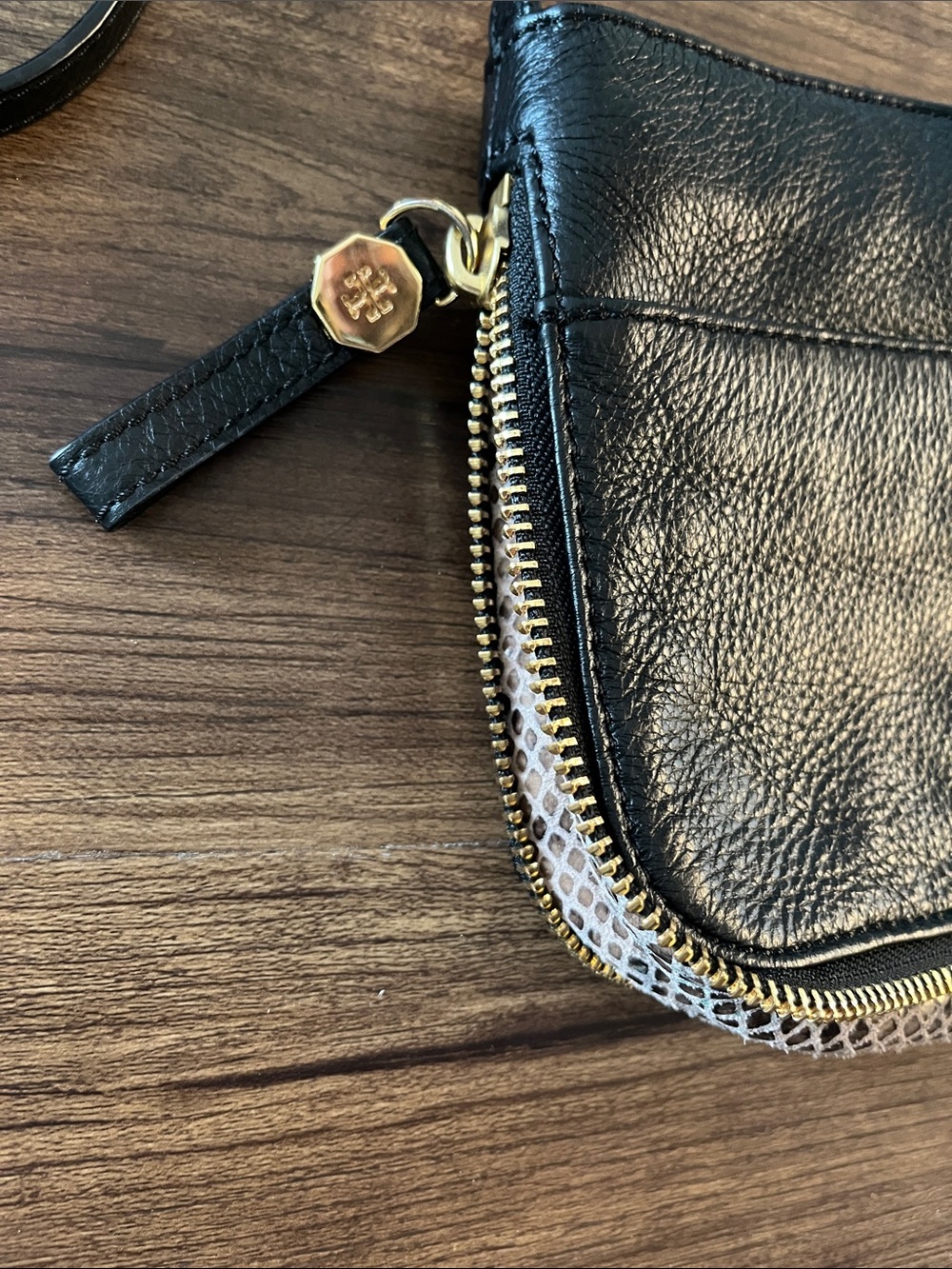 Tory Burch Mini Expandable Zip Soft Black Leather Crossbody Bag - Picture 4 of 5